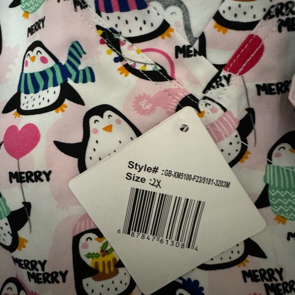 NEW DIVINE Scrubs Merry Penguins V-NECK Christmas Slimming 2X Black inserts NWT - Picture 5 of 5